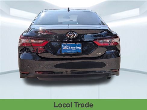 Used 2021 Toyota Camry LE image 5