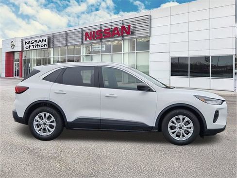 Used 2023 Ford Escape Active w/ Cold Weather Package image 8