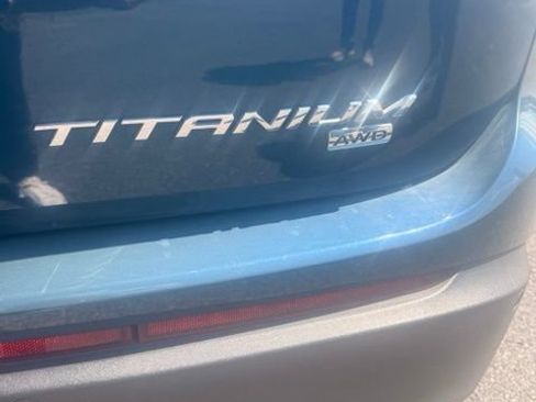 Used 2016 Ford Edge Titanium w/ Equipment Group 301A AWD/4WD image 3