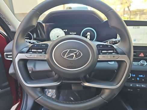 Used 2023 Hyundai Elantra SEL w/ Convenience Package FWD image 19