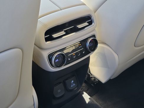 Used 2022 Genesis GV80 2.5T w/ Prestige Package 04 image 16