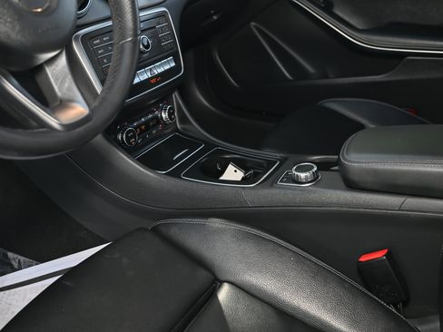 Used 2019 Mercedes-Benz CLA 250 image 34