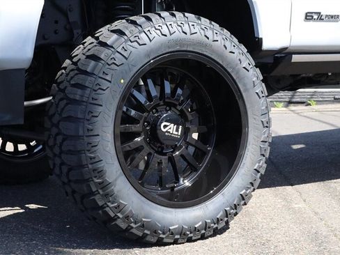 Used 2026 Ford F350 Platinum AWD/4WD image 12