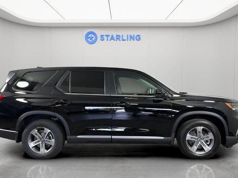 Used 2025 Honda Pilot EX-L image 12