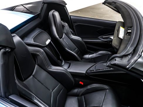 Used 2023 Chevrolet Corvette Stingray Convertible w/ Z51 Performance Package image 23