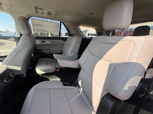 New 2026 Ford Explorer Active w/ Active Comfort Package AWD/4WD image 15