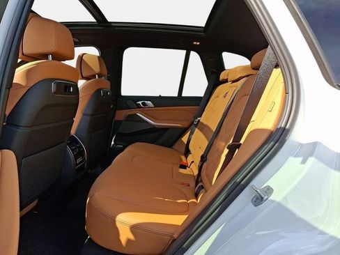 New 2026 BMW X5 xDrive40i w/ M Sport Package AWD/4WD image 9