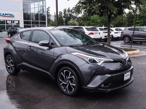 Used 2019 Toyota C-HR Limited FWD image 7
