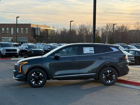 New 2026 Kia Sportage LX image 4