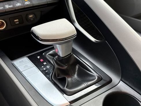 Used 2021 Hyundai Elantra SEL FWD image 25