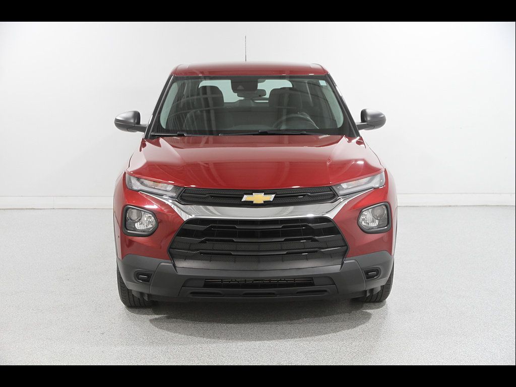 Used 2021 Chevrolet TrailBlazer LS FWD image 2