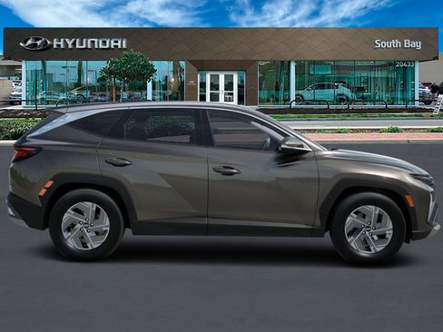 New 2026 Hyundai Tucson Blue SE image 6