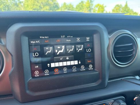 Used 2018 Jeep Wrangler Unlimited Sport S AWD/4WD image 27