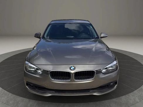 Used 2017 BMW 320i Sedan RWD image 8
