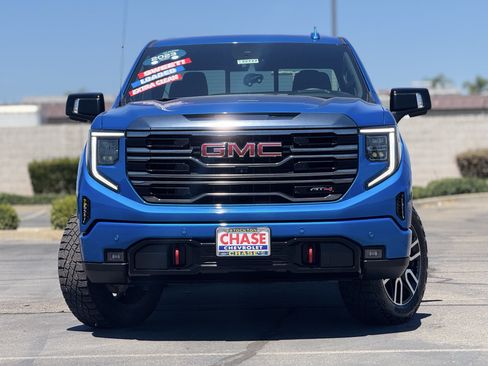 Certified 2023 GMC Sierra 1500 AT4 w/ AT4 Premium Package AWD/4WD image 2