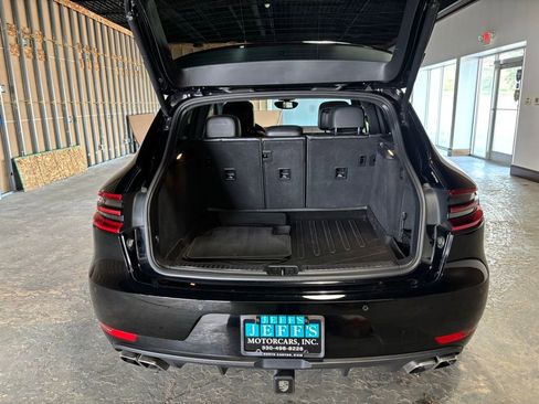 Used 2016 Porsche Macan Turbo AWD/4WD image 7