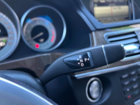 Used 2014 Mercedes-Benz E 350 4MATIC Sedan image 28