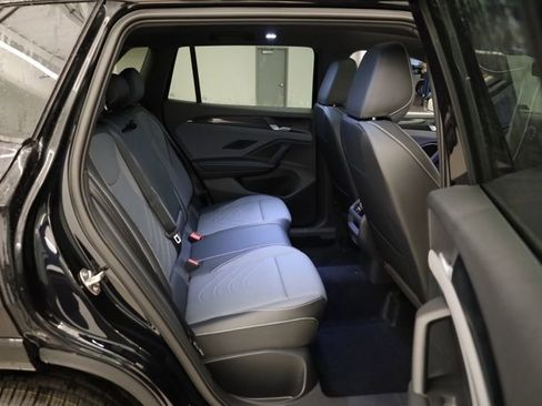 New 2026 Volkswagen Tiguan SE R-Line image 33