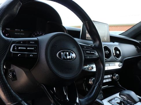 Used 2020 Kia Stinger GT2 AWD/4WD image 32