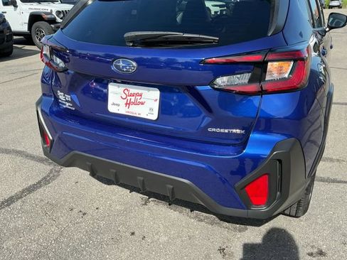 Used 2025 Subaru Crosstrek 2.0i Premium AWD/4WD image 16