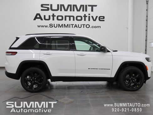 New 2026 Jeep Grand Cherokee Limited w/ Limited Altitude Package AWD/4WD image 1