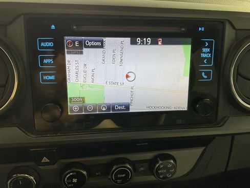Used 2018 Toyota Tacoma TRD Sport AWD/4WD image 3
