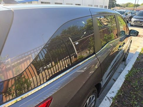 Certified 2023 Honda Odyssey EX-L image 5