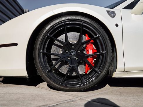 Used 2017 Ferrari 488 GTB image 3