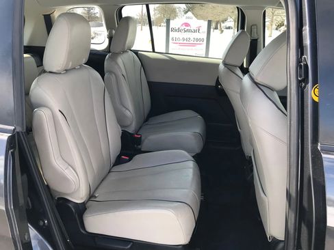 Used 2015 MAZDA MAZDA5 Grand Touring image 42