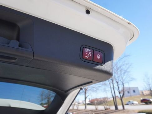 Used 2018 Mercedes-Benz GLE 350 4MATIC image 26