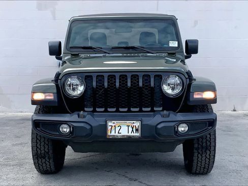 Used 2022 Jeep Gladiator Sport AWD/4WD image 6