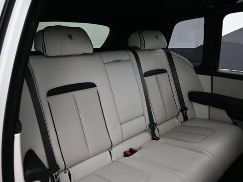 Certified 2022 Rolls-Royce Cullinan w/ Dark Exterior Package AWD/4WD image 29