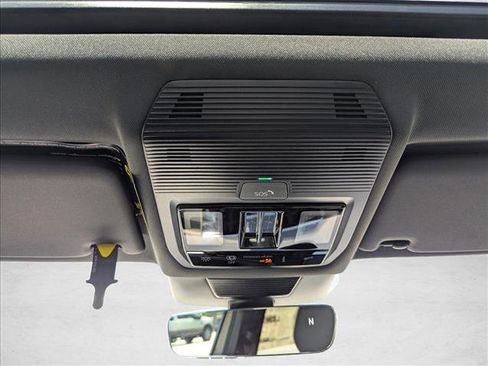New 2026 Volkswagen Tiguan SE R-Line FWD image 19