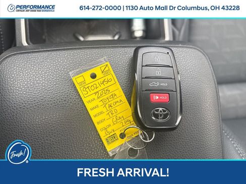 Used 2025 Toyota Tacoma TRD Sport image 26