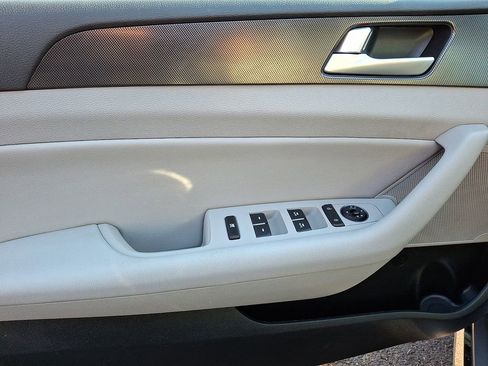 Used 2015 Hyundai Sonata Sport w/ Option Group 04 FWD image 9
