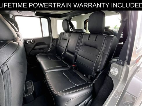 Used 2023 Jeep Wrangler Unlimited Sahara AWD/4WD image 34