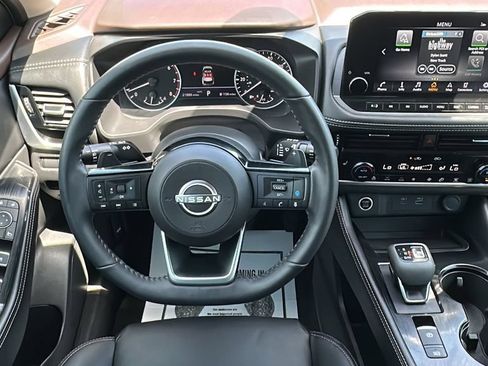 Used 2023 Nissan Rogue SL w/ SL Premium Package AWD/4WD image 17