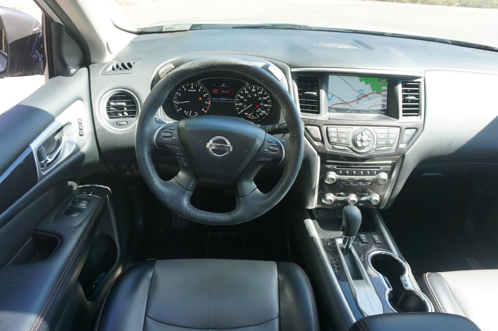 Used 2019 Nissan Pathfinder SL FWD image 6