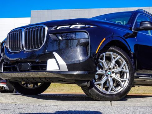 Used 2025 BMW X7 xDrive40i AWD/4WD image 2