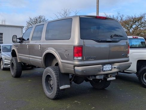 Used 2002 Ford Excursion Limited image 3