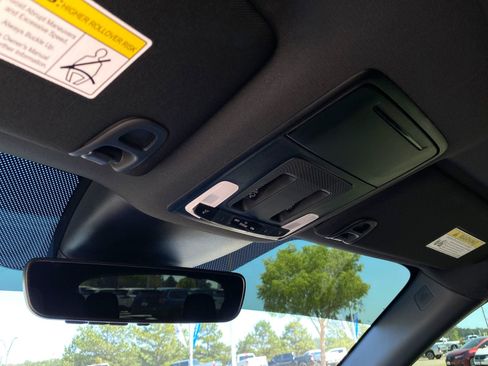 Used 2025 Honda Pilot Black Edition image 24