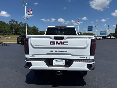 New 2026 GMC Sierra 2500 AT4 image 4