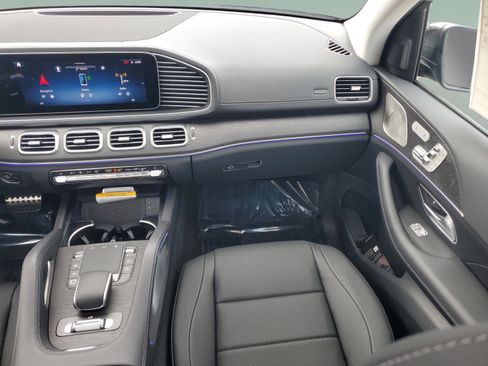 New 2026 Mercedes-Benz GLS 450 4MATIC image 17
