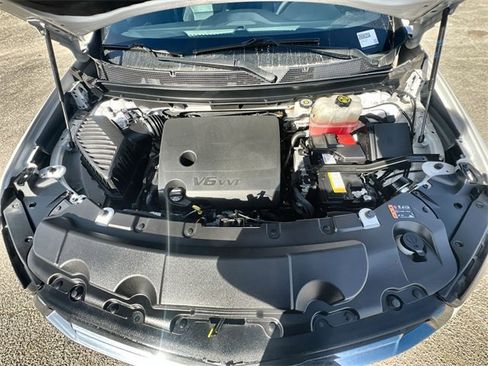 Used 2022 Chevrolet Traverse LT image 29