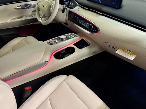 New 2025 Genesis Electrified GV70 Advanced image 17