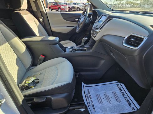 Certified 2020 Chevrolet Equinox LS w/ LS Convenience Package FWD image 25