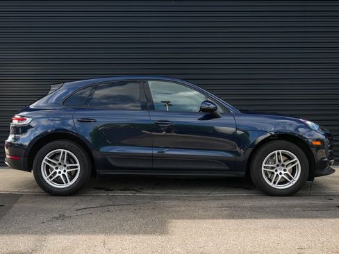 Certified 2021 Porsche Macan AWD/4WD image 36