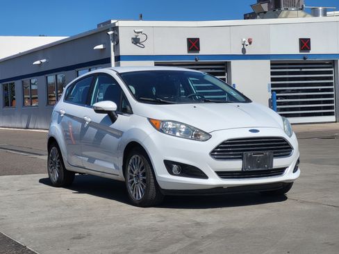 Used 2014 Ford Fiesta Titanium image 3