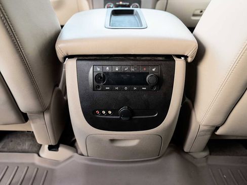 Used 2011 GMC Yukon SLT w/ SLT Chrome Package image 33