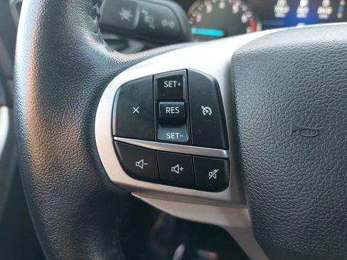 Used 2023 Ford Explorer XLT image 19